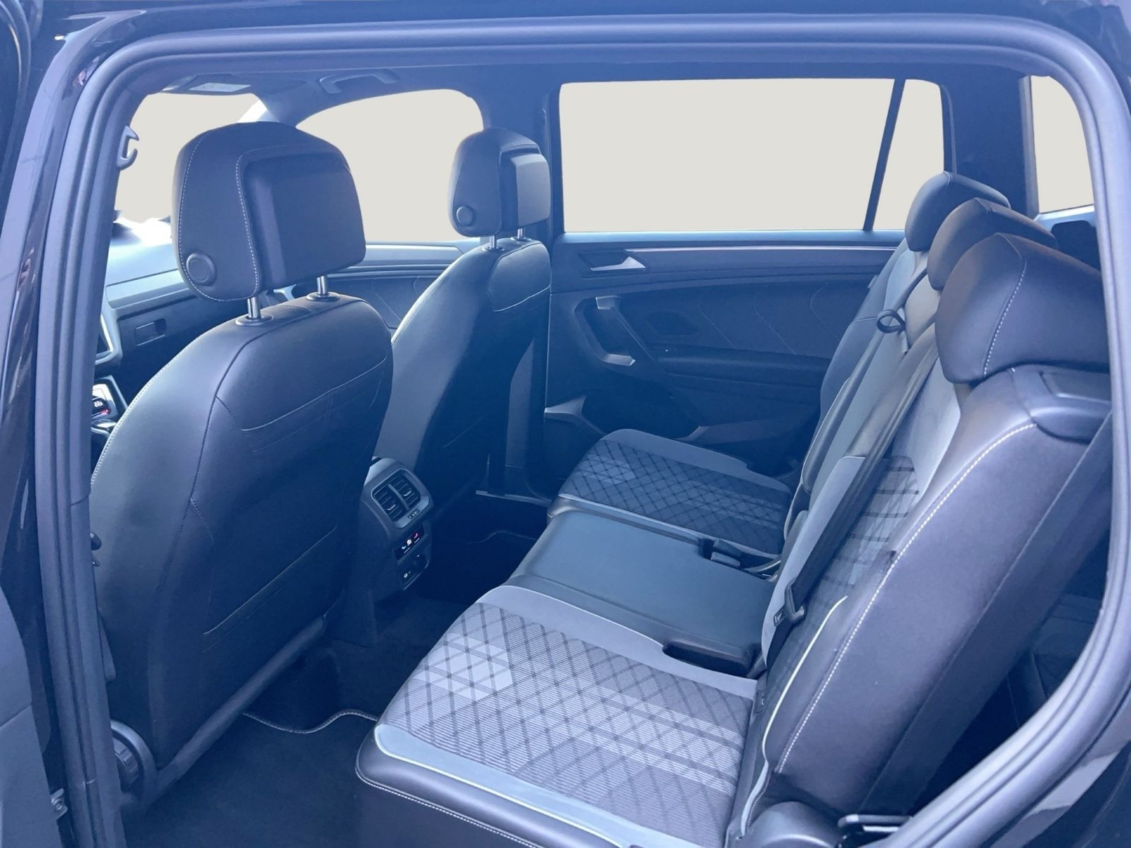 Volkswagen Tiguan Allspace 2.0 TDI 4 Motion DSG R-line h/k foto 11