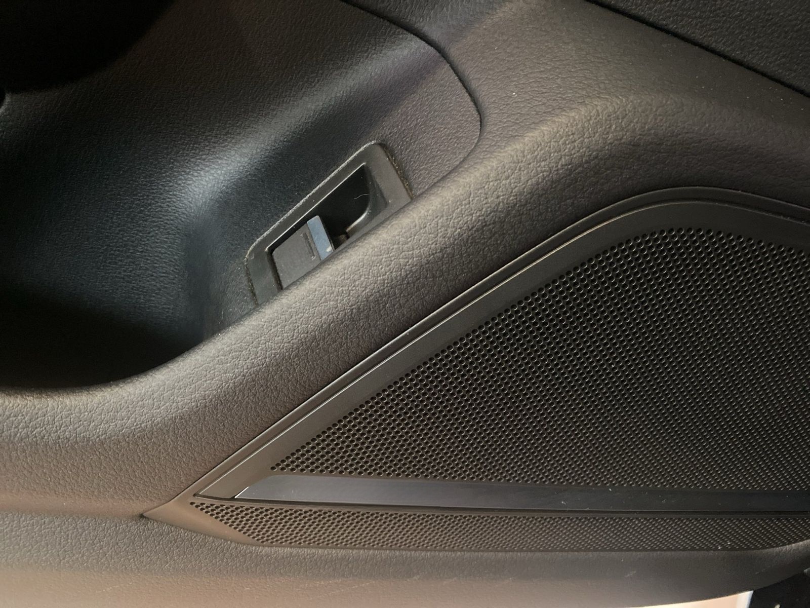 Audi S6 Avant (AHK.HD-MATRIX LED.PANO.SHZ v+h.PDC plu foto 19