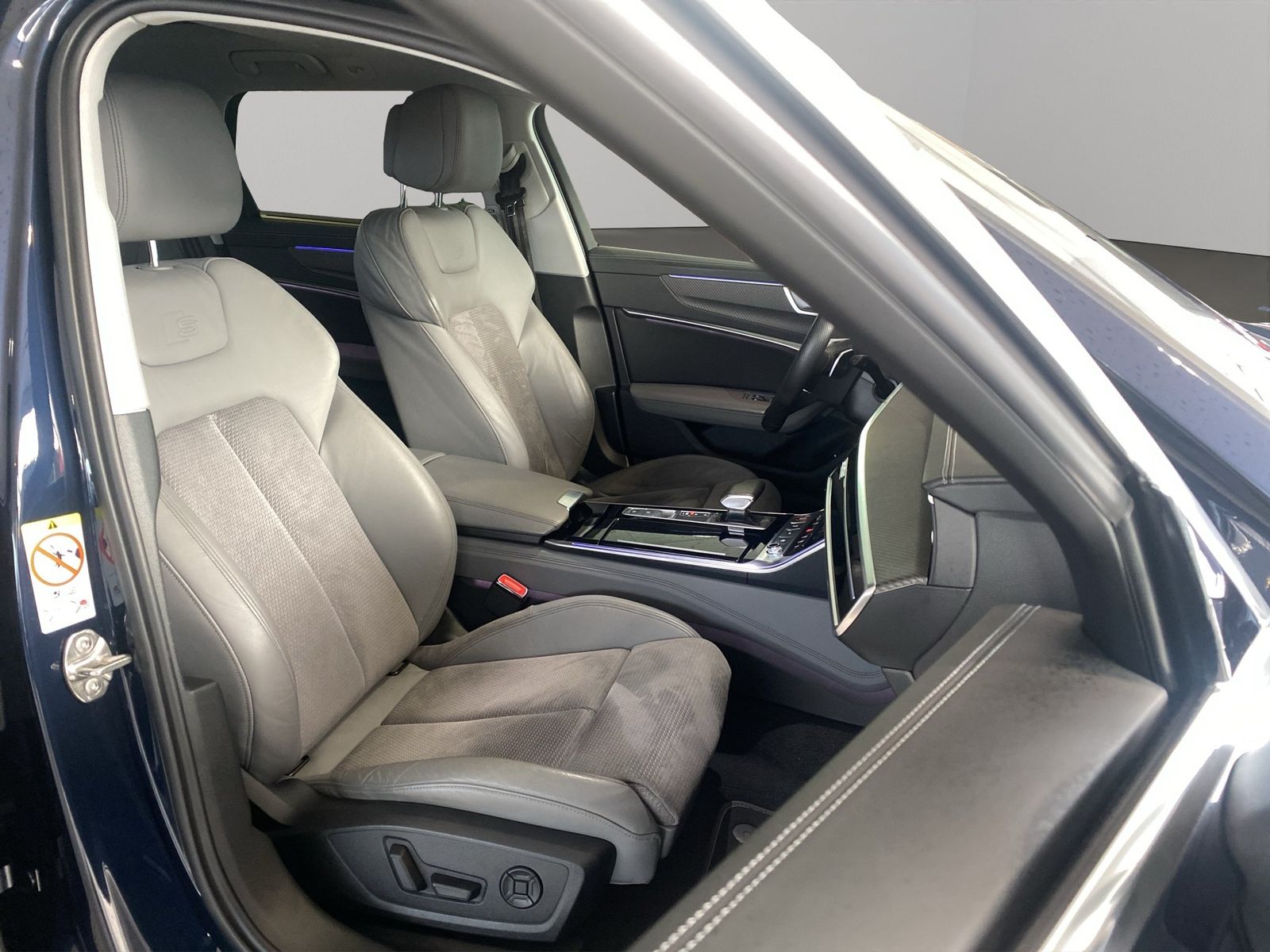 Audi S6 Avant (AHK.HD-MATRIX LED.PANO.SHZ v+h.PDC plu foto 6