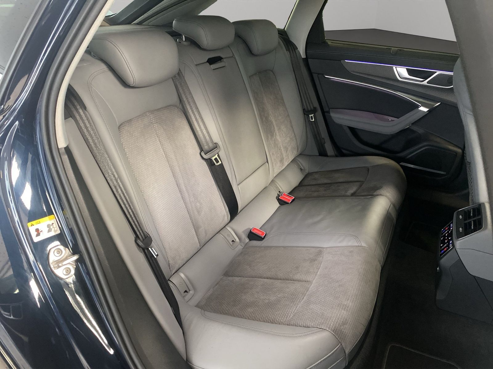 Audi S6 Avant (AHK.HD-MATRIX LED.PANO.SHZ v+h.PDC plu foto 7