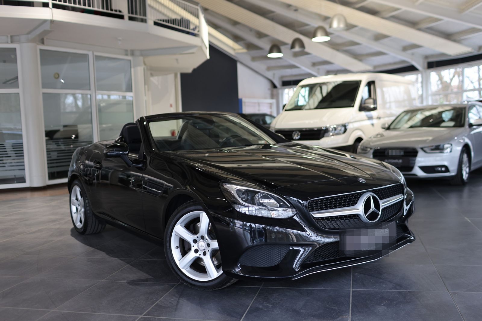 Mercedes-Benz SLC 200 AIRSCARF / TOTWINKEL / LEDER / NAVI foto 2