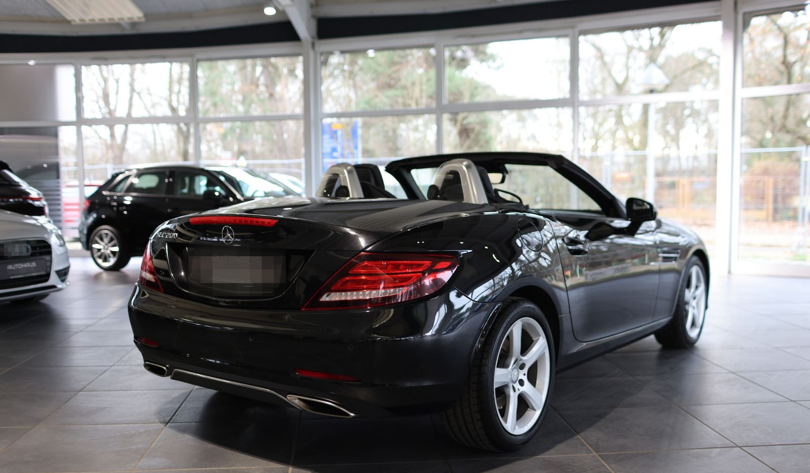 Mercedes-Benz SLC 200 AIRSCARF / TOTWINKEL / LEDER / NAVI foto 7