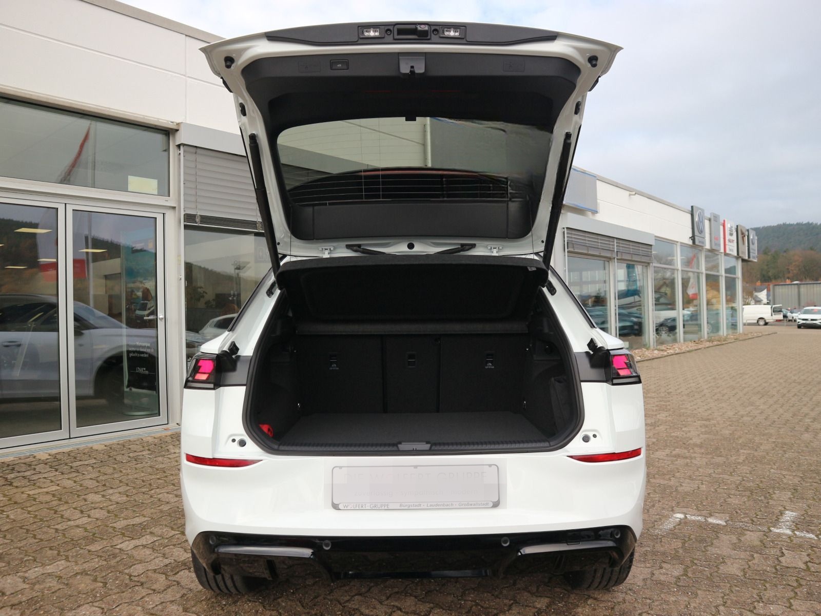 Volkswagen T-Roc R-Line 1.5 eTSI OPF 110 kW (150 PS) DSG *W foto 12