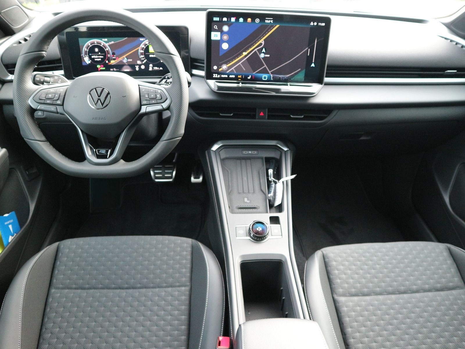 Volkswagen T-Roc R-Line 1.5 eTSI OPF 110 kW (150 PS) DSG *W foto 7