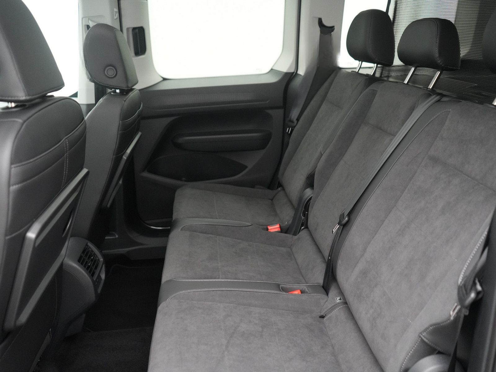 Volkswagen Caddy TDI Style STANDHZ AHK PANO LED ACC KAM NAV foto 8