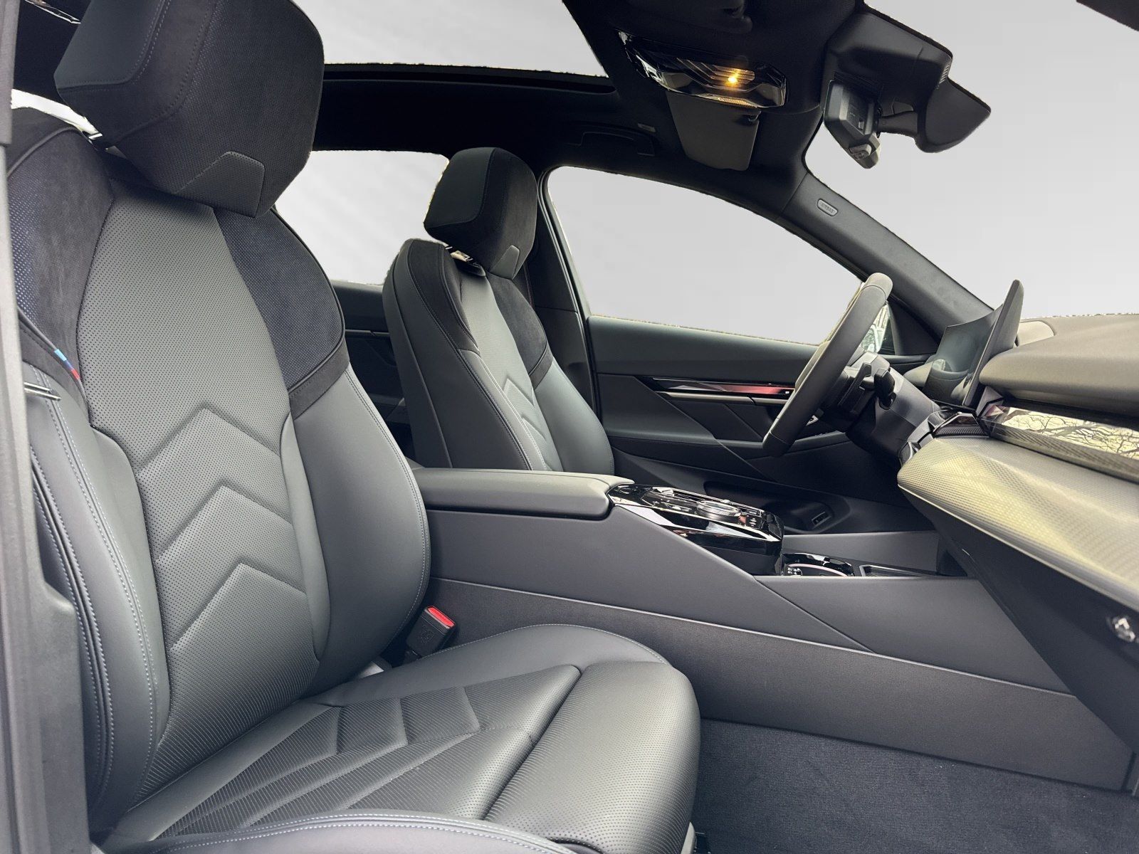 BMW 520d M Sport Pro|AHK|Pano|Head-Up|DA&PA-Prof. foto 8