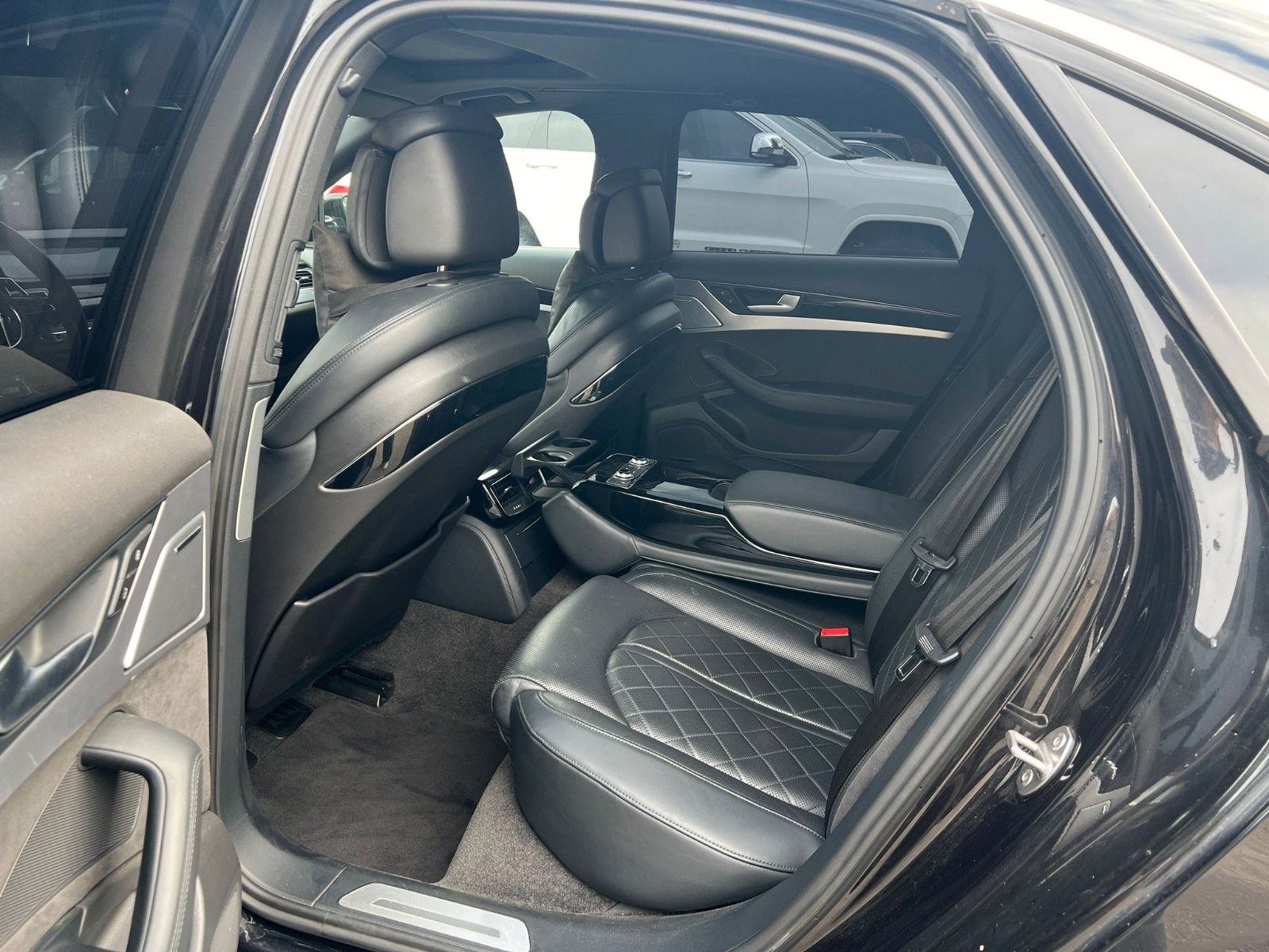 Audi A8 4.2 TDI clean diesel quattro foto 17