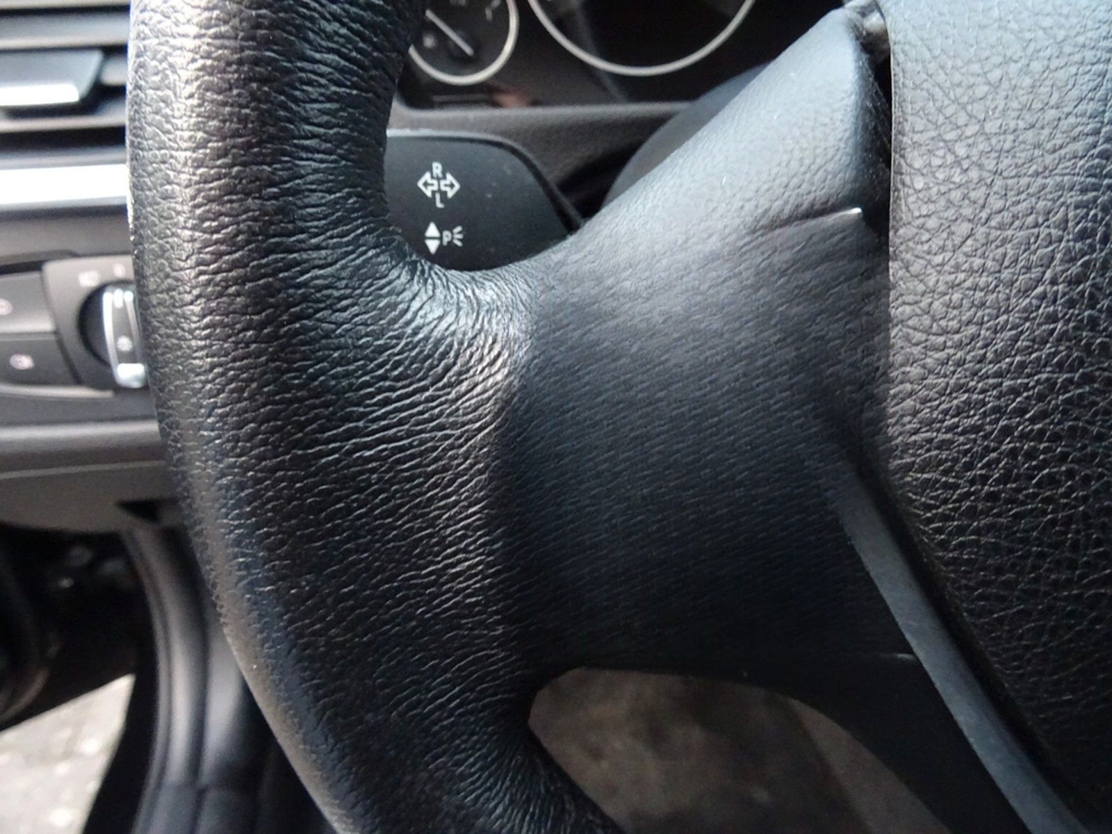 BMW 340i Touring Sport Line LED NAVI KAMERA SHZ PDC foto 25