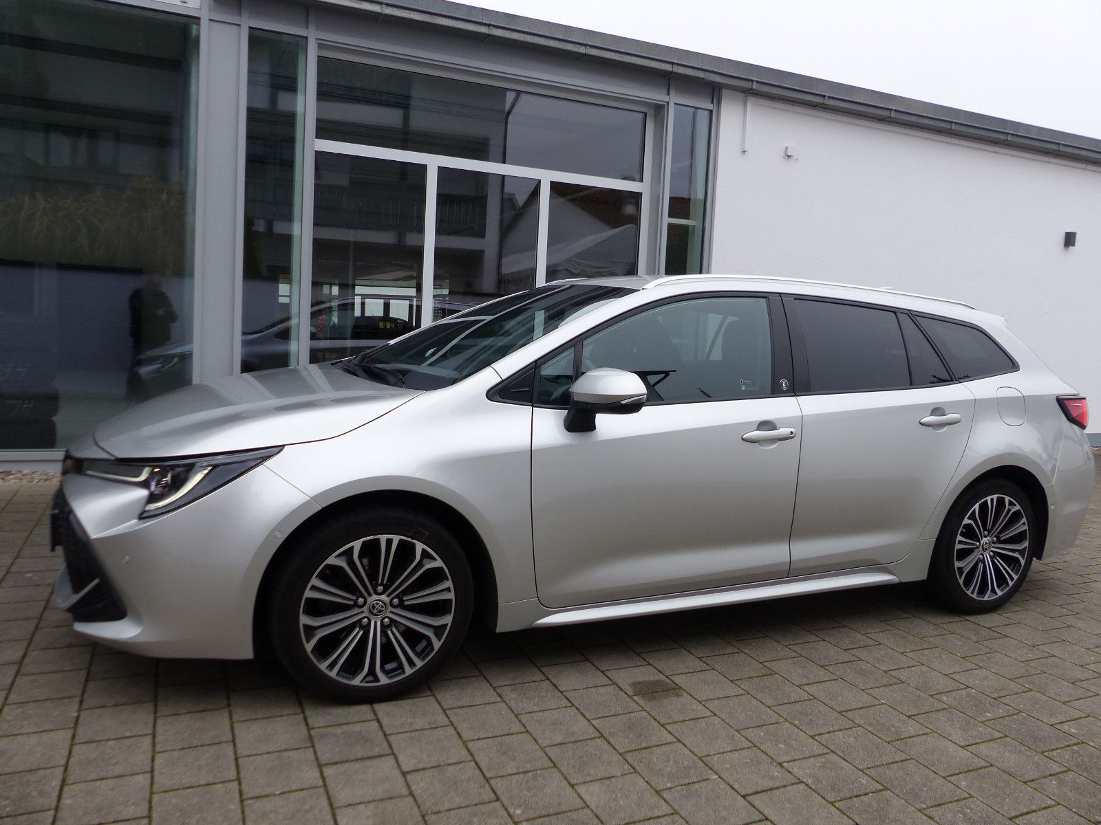 Toyota Corolla TS 2.0Hybrid TeamD Kamera Navi Totwinkel foto 3
