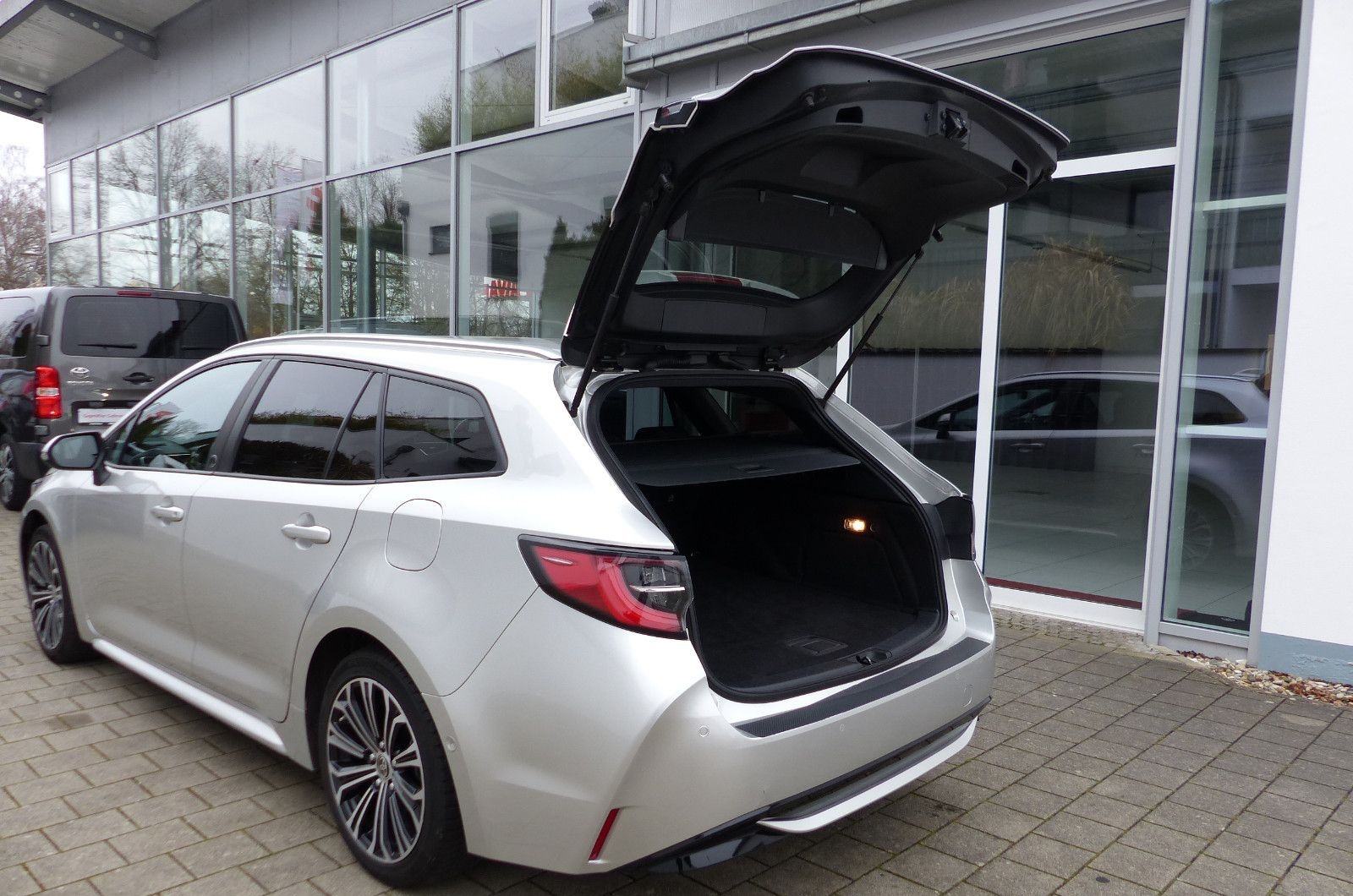 Toyota Corolla TS 2.0Hybrid TeamD Kamera Navi Totwinkel foto 22