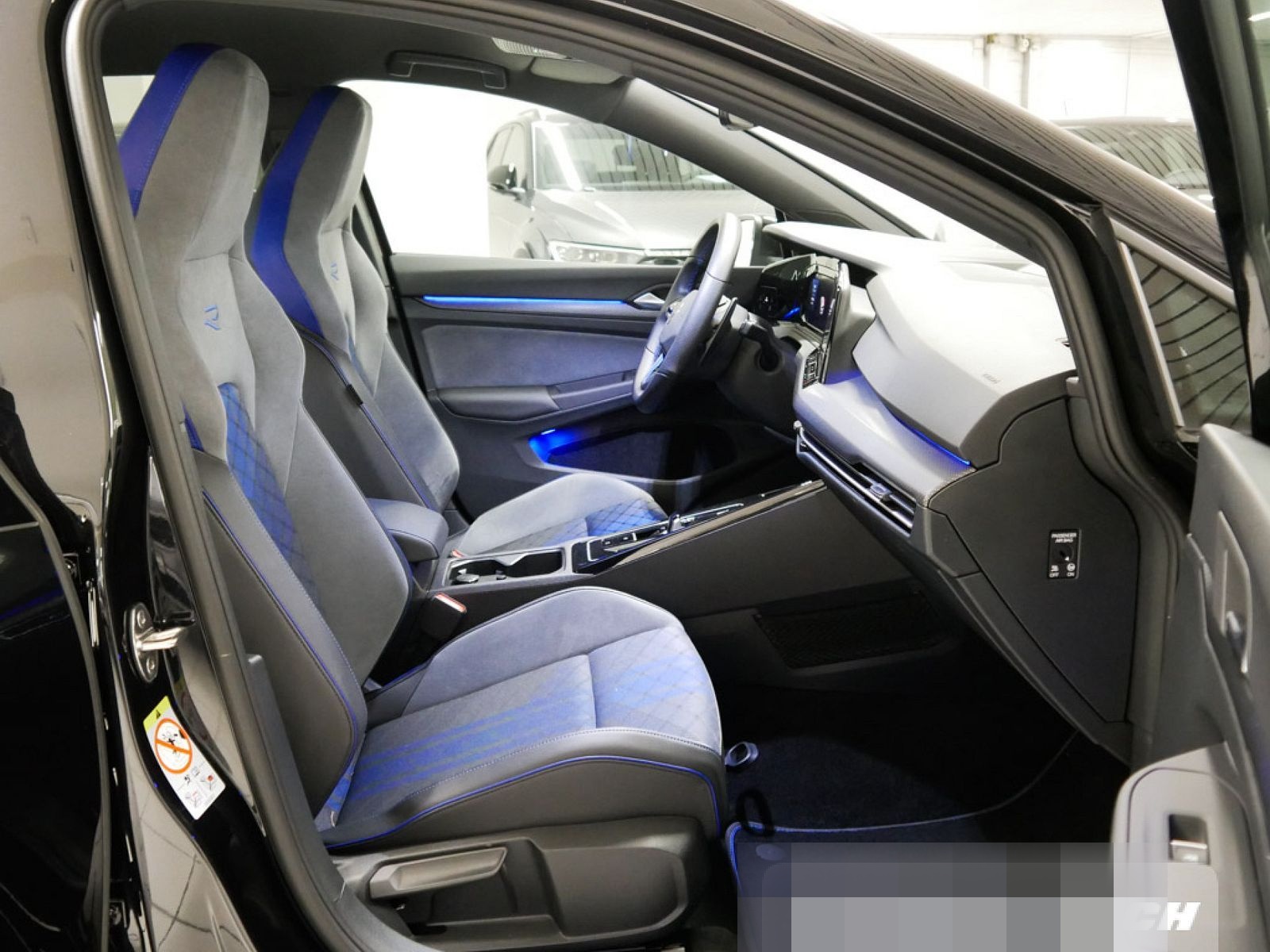 Volkswagen Golf VIII 2.0 TSI 4M R Performance BlackStyle foto 5