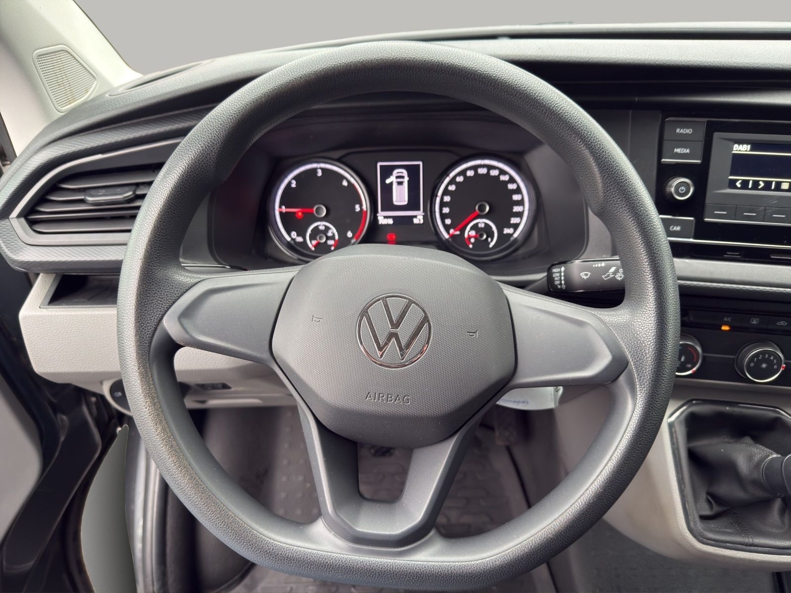 Volkswagen T6.1 Transporter 2.0 TDI FWD KR+AHK+KLIMA+DAB+ foto 10