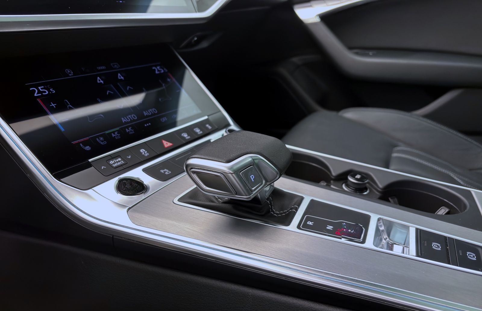 Audi A6 Avant 50 TDI Q S LINE PANO STANDHZG HD-MATRIX foto 14