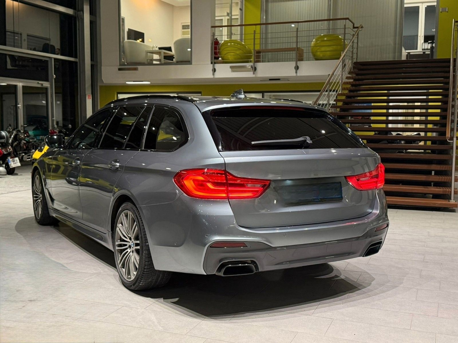 BMW M550d xDrive HUD*Harman/Kardon*Pano*SBL* foto 3