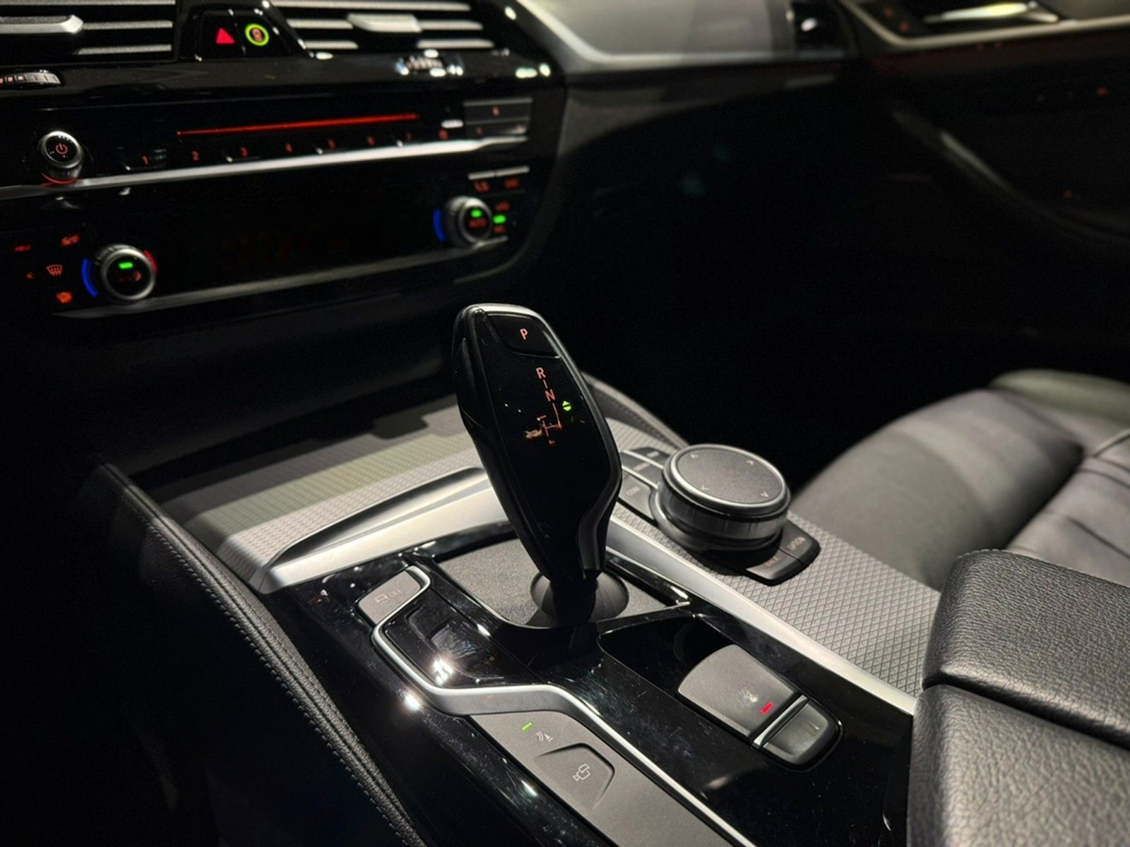 BMW M550d xDrive HUD*Harman/Kardon*Pano*SBL* foto 24