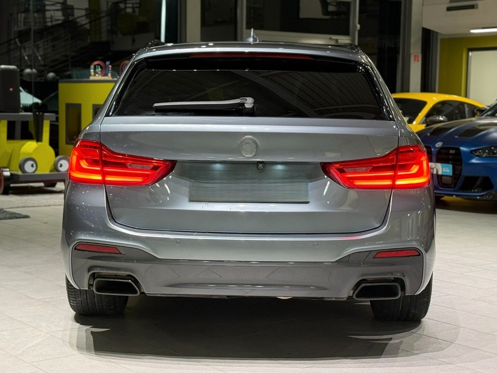 BMW M550d xDrive HUD*Harman/Kardon*Pano*SBL* foto 4