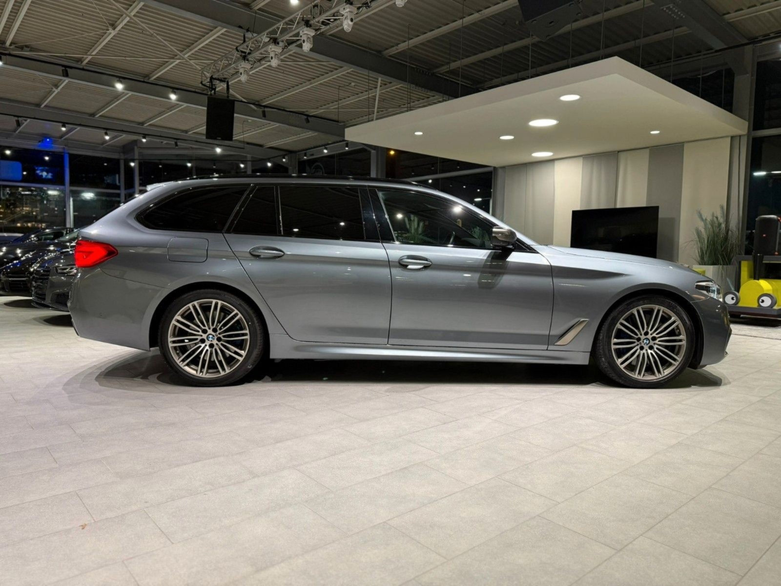 BMW M550d xDrive HUD*Harman/Kardon*Pano*SBL* foto 6
