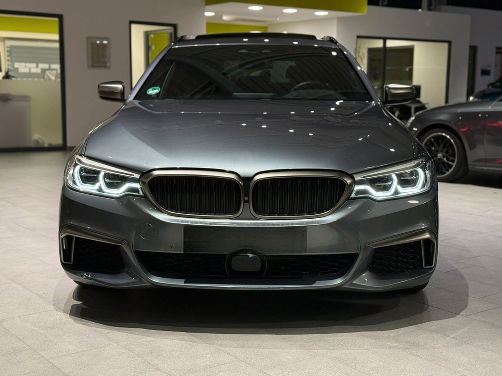 BMW M550d xDrive HUD*Harman/Kardon*Pano*SBL* foto 8