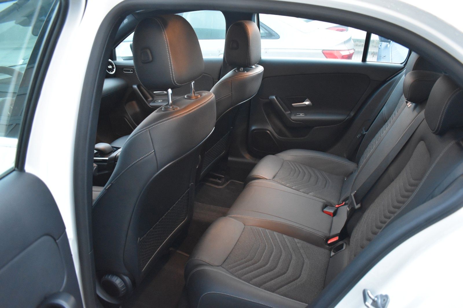 Mercedes-Benz A 250 e*LED HIGH*T-LEDER*NAVI*SHZ*PDC*ALU foto 11