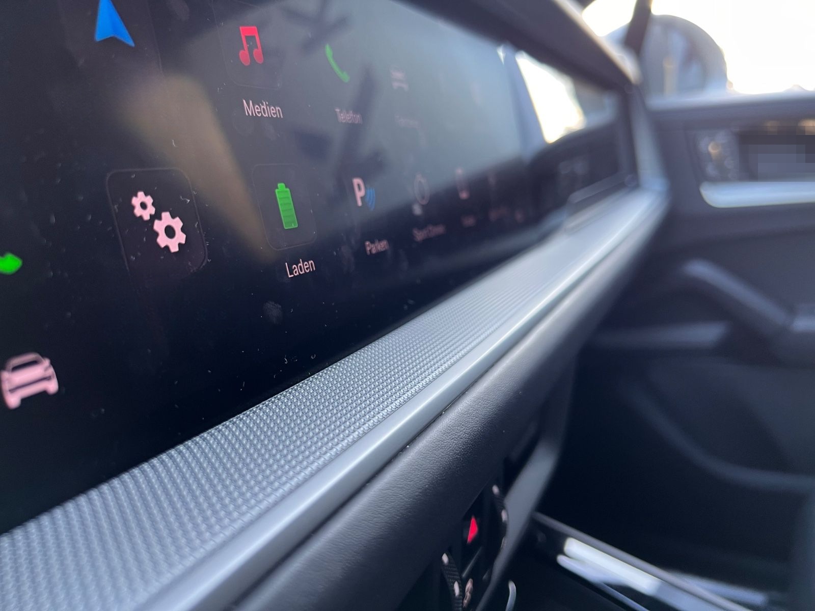 Porsche Cayenne E-Hyb Kreide · Inno · AHK · 14Wege  Bose foto 13