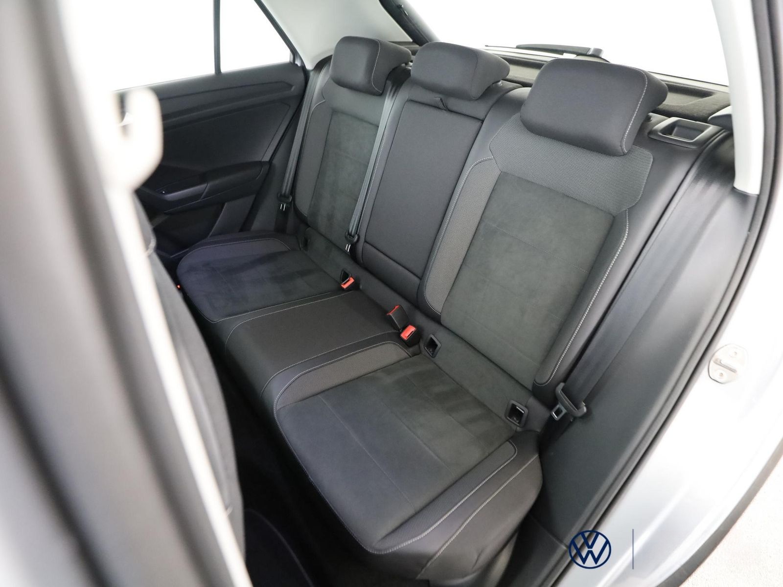 Volkswagen T-Roc 1.0 TSI Style+GJR+PARKASSIST+LED+ACC+NAVI foto 8