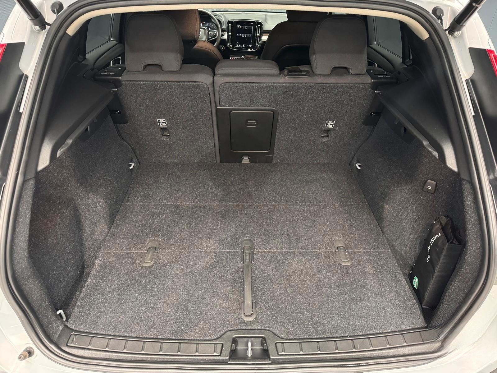 Volvo XC40 T2 Momentum Advanced | KAMERA | CARPLAY | foto 13