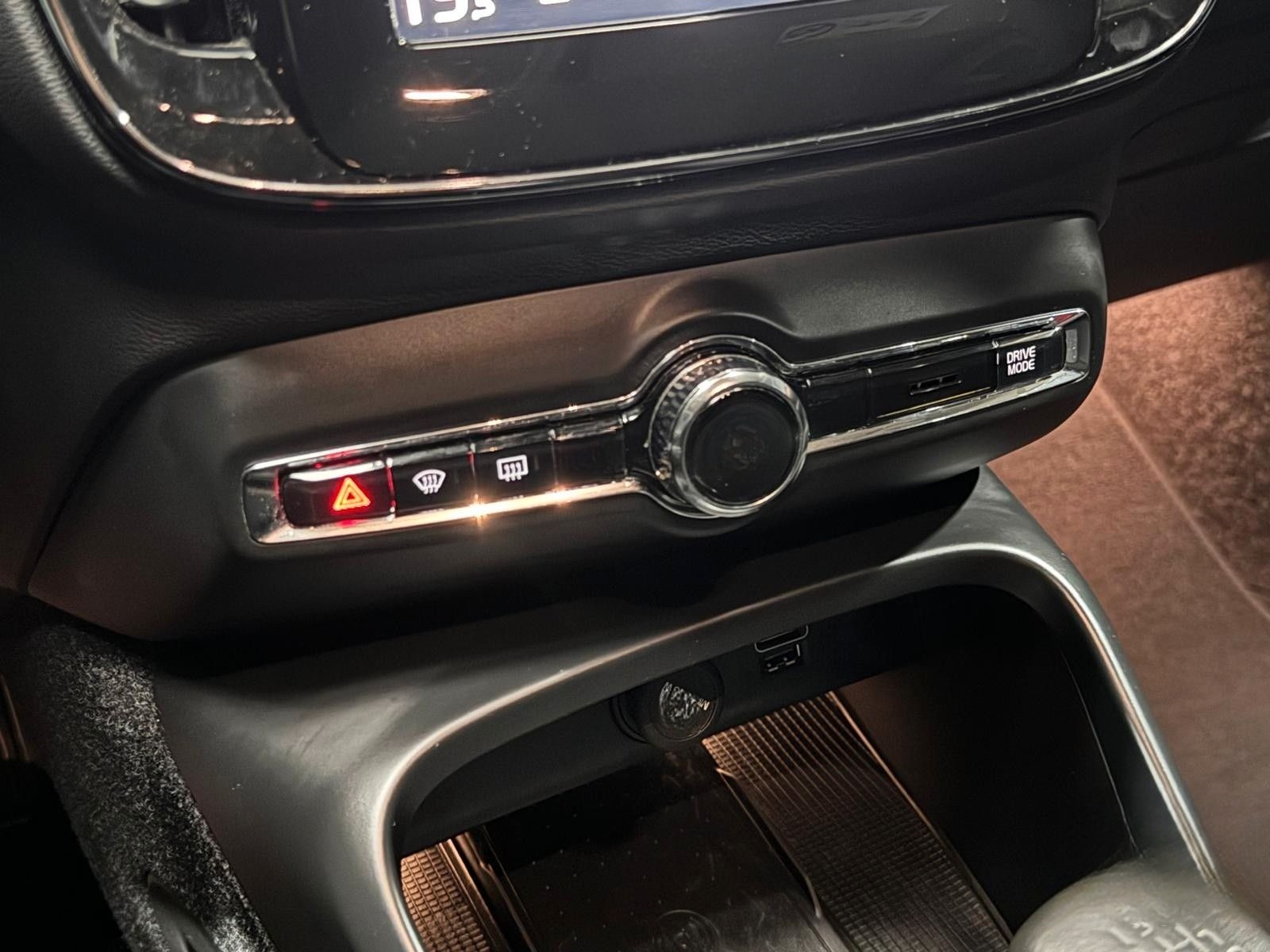 Volvo XC40 T2 Momentum Advanced | KAMERA | CARPLAY | foto 24