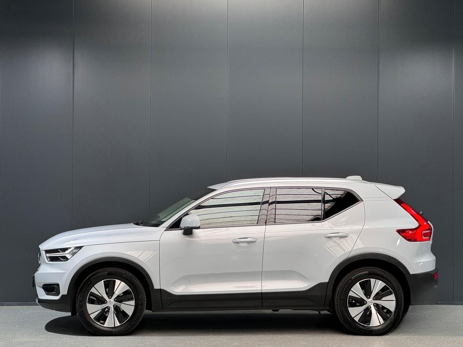 Volvo XC40 T2 Momentum Advanced | KAMERA | CARPLAY | foto 4