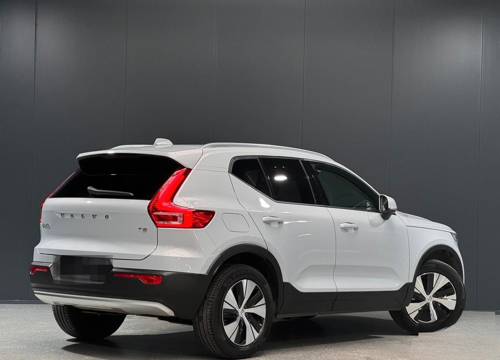Volvo XC40 T2 Momentum Advanced | KAMERA | CARPLAY | foto 5