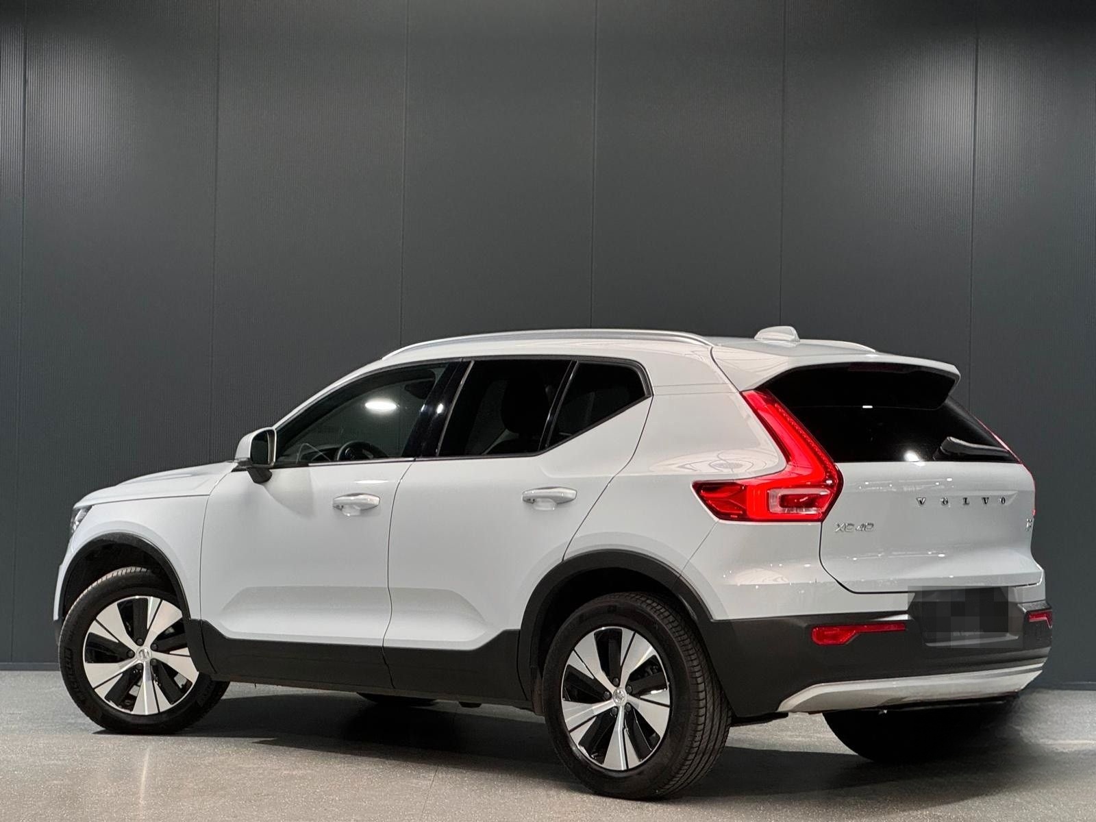 Volvo XC40 T2 Momentum Advanced | KAMERA | CARPLAY | foto 6