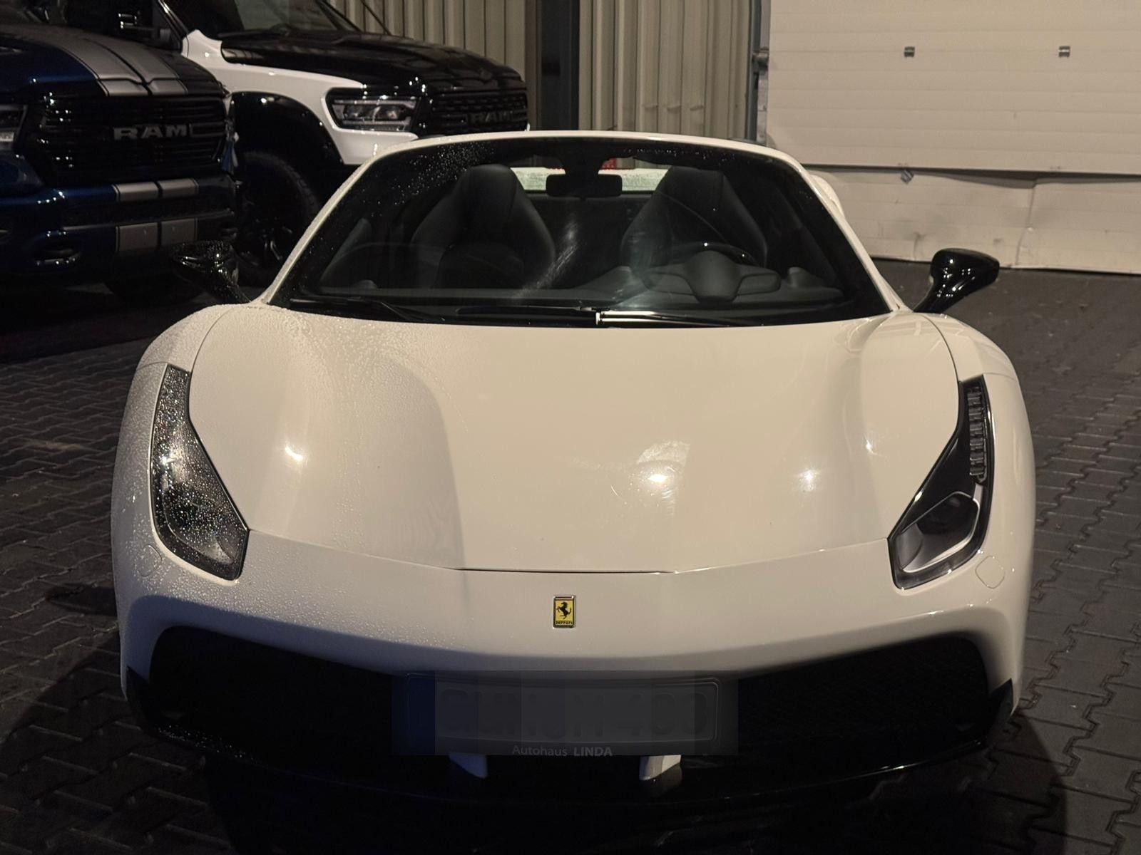 Ferrari 488 Spider BIANCO AVUS CARBON HELE foto 2