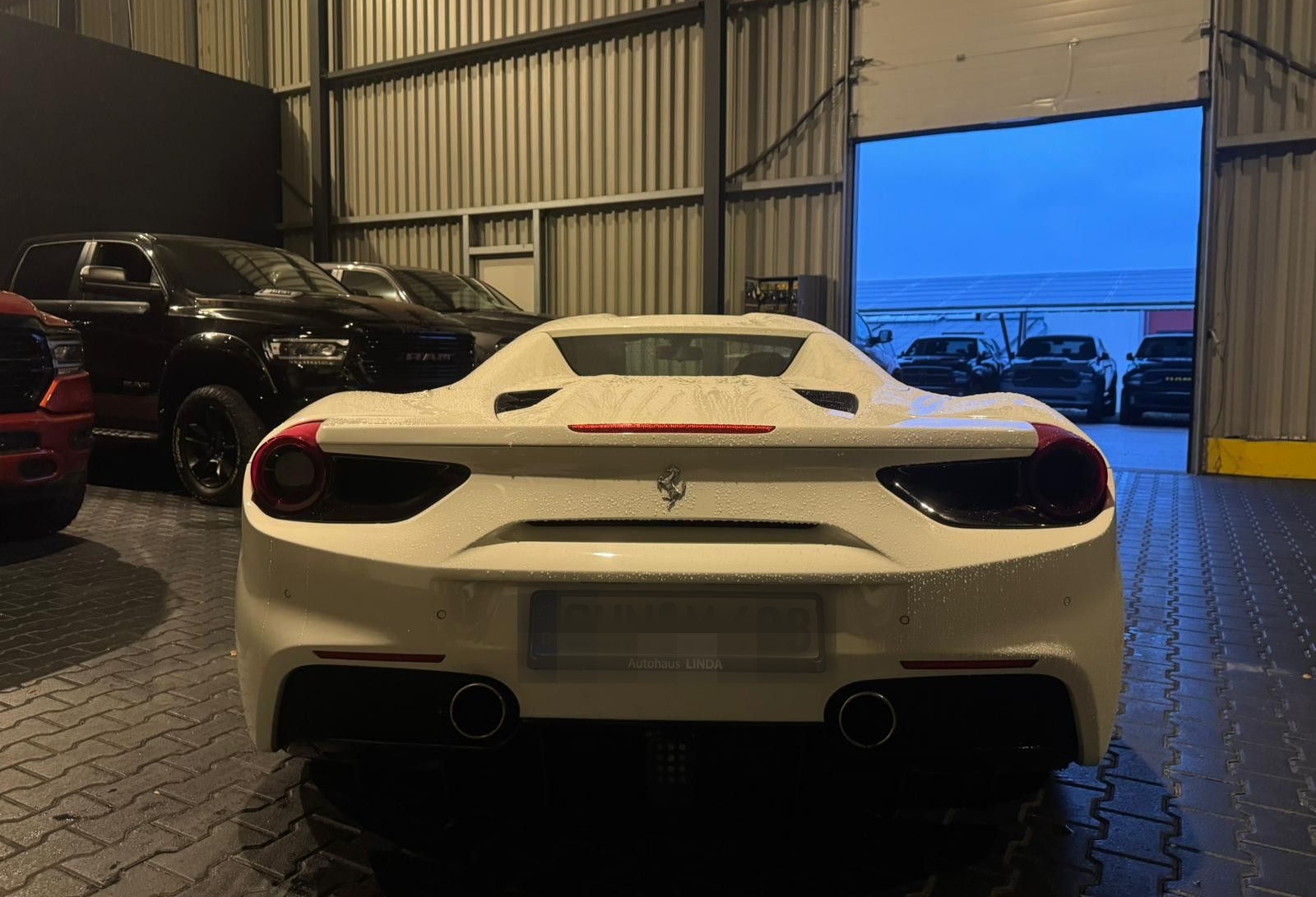Ferrari 488 Spider BIANCO AVUS CARBON HELE foto 5