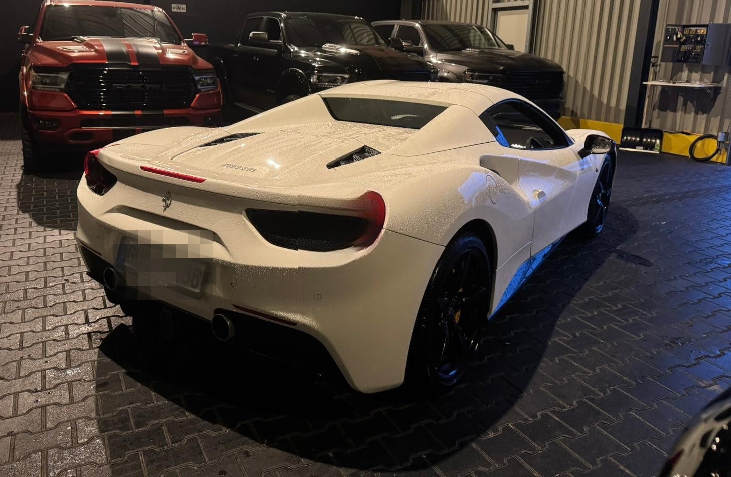 Ferrari 488 Spider BIANCO AVUS CARBON HELE foto 6