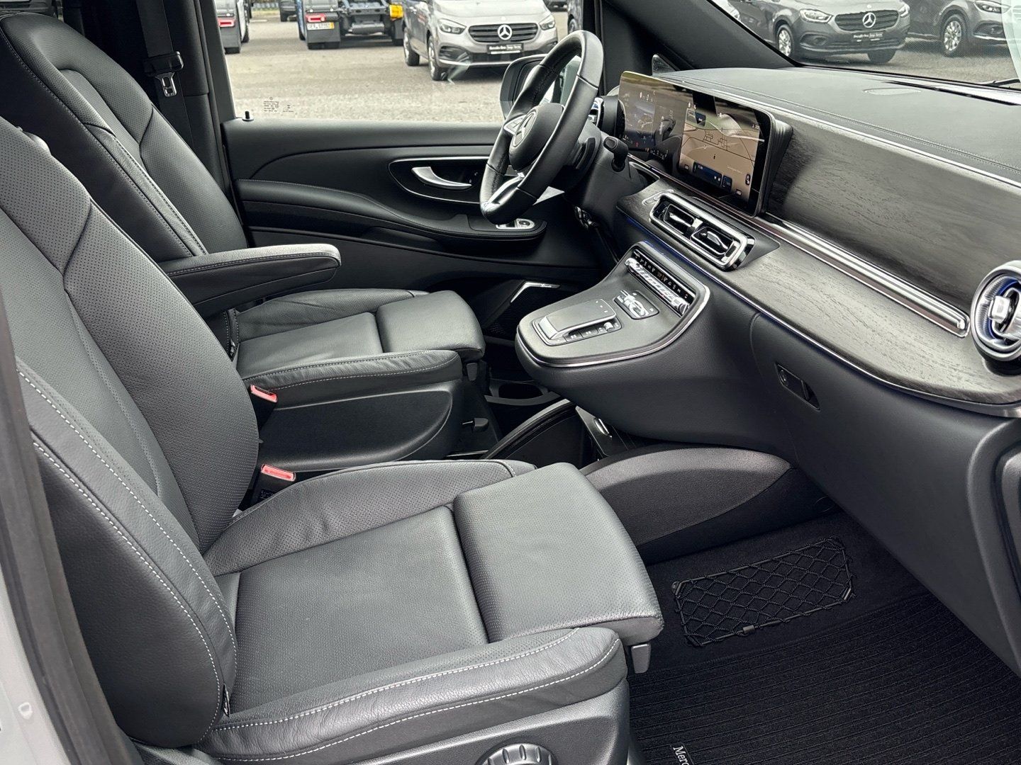 Mercedes-Benz V 250 d Avantgarde lang Distr. AIRMATIC 360° AHK foto 14