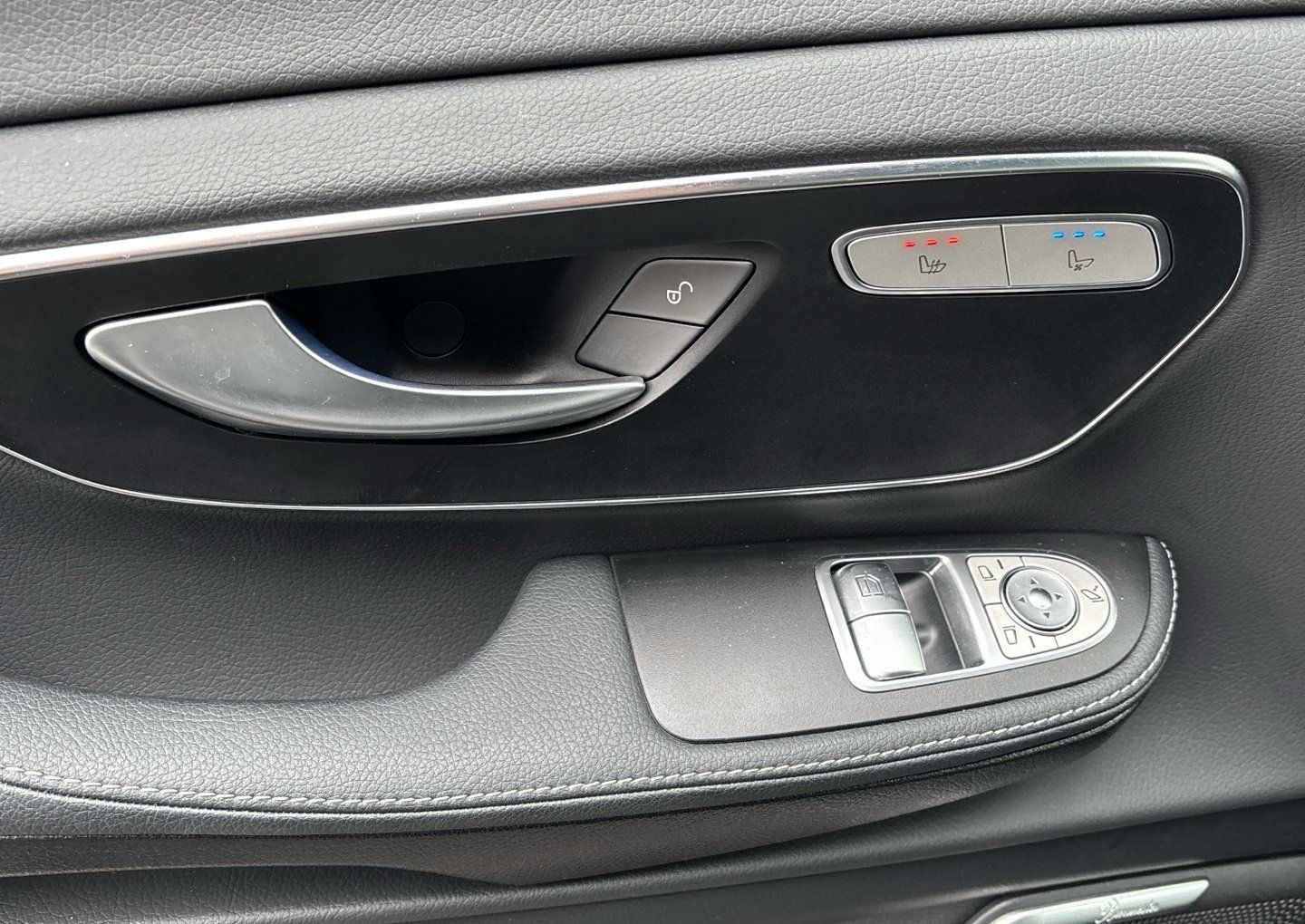Mercedes-Benz V 250 d Avantgarde lang Distr. AIRMATIC 360° AHK foto 16
