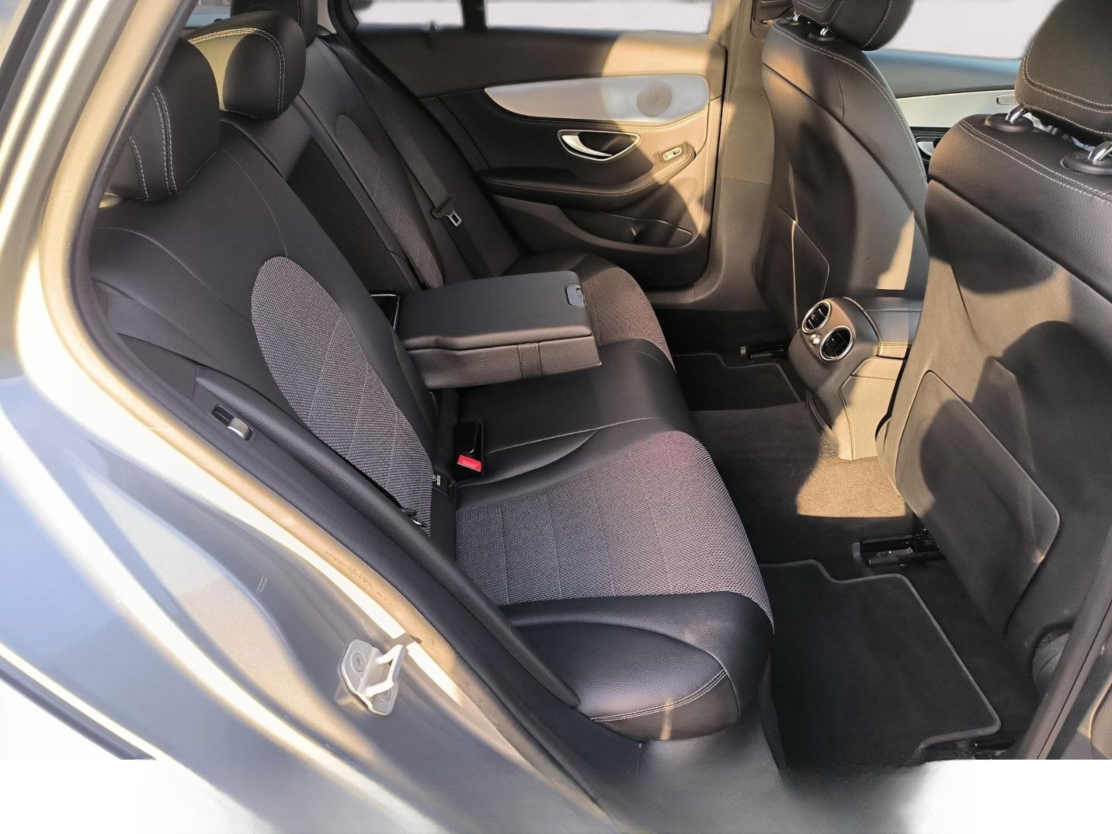 Mercedes-Benz C 200CGI,2.0Avantgarde,Automatik,LED,Navi,TÜVNeu foto 18