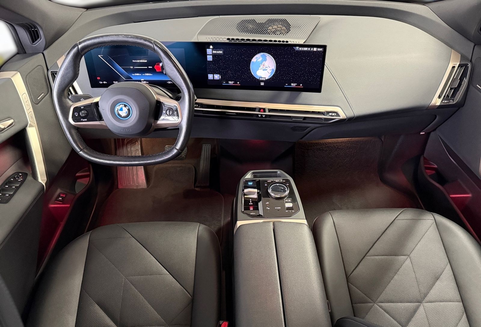 BMW iX40xDrive*Laser*ACC*PanoSkyLounge*360*AHK*H&K* foto 15