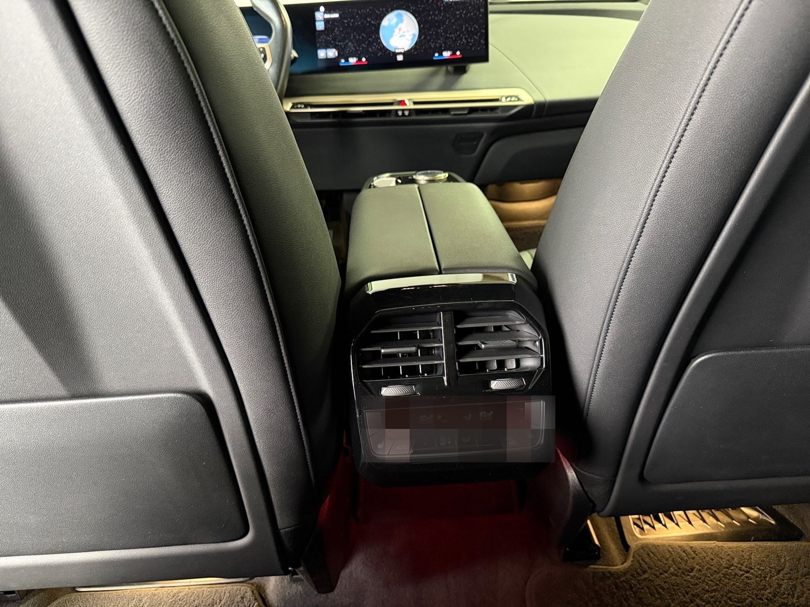 BMW iX40xDrive*Laser*ACC*PanoSkyLounge*360*AHK*H&K* foto 17