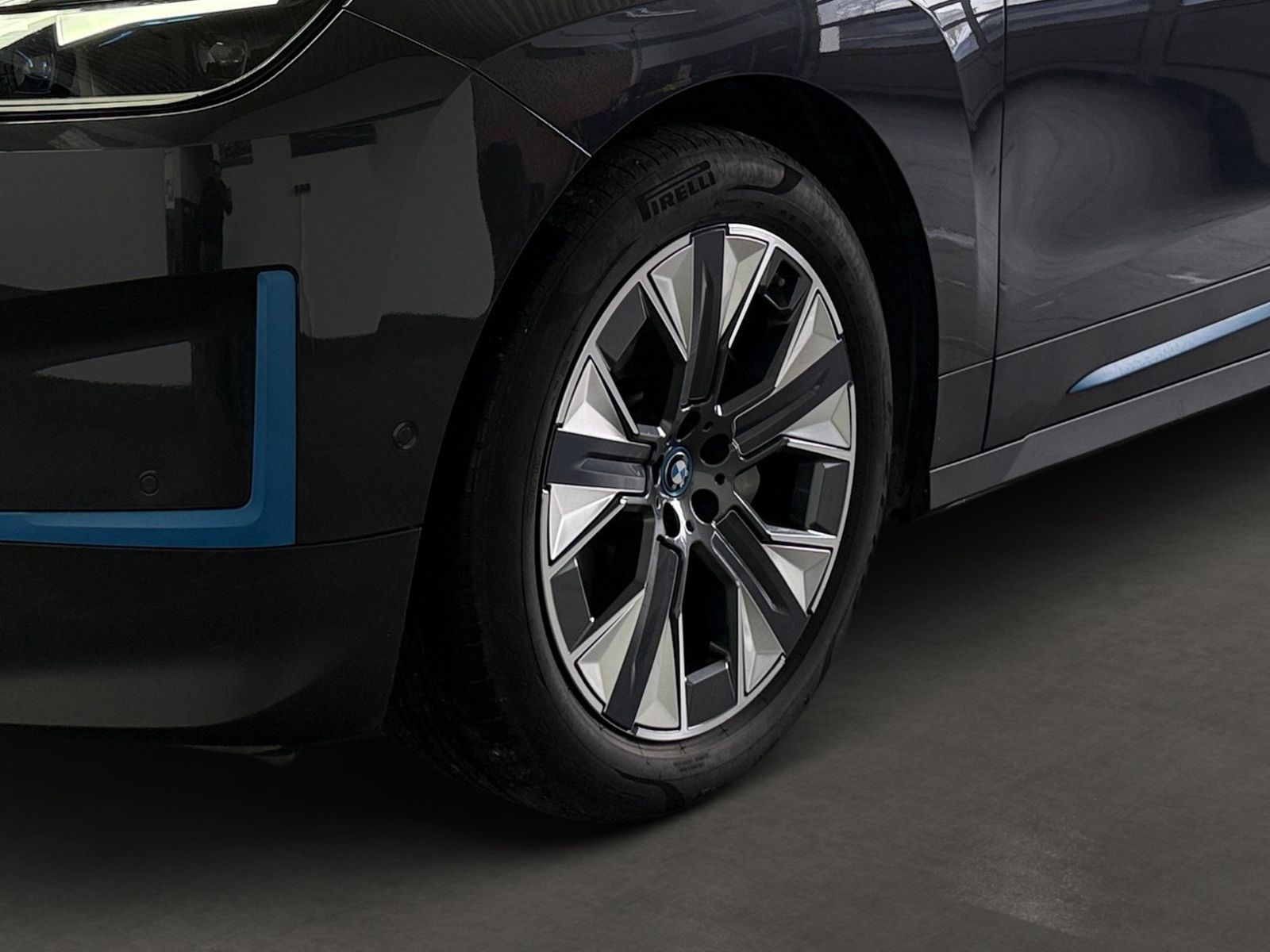 BMW iX40xDrive*Laser*ACC*PanoSkyLounge*360*AHK*H&K* foto 8