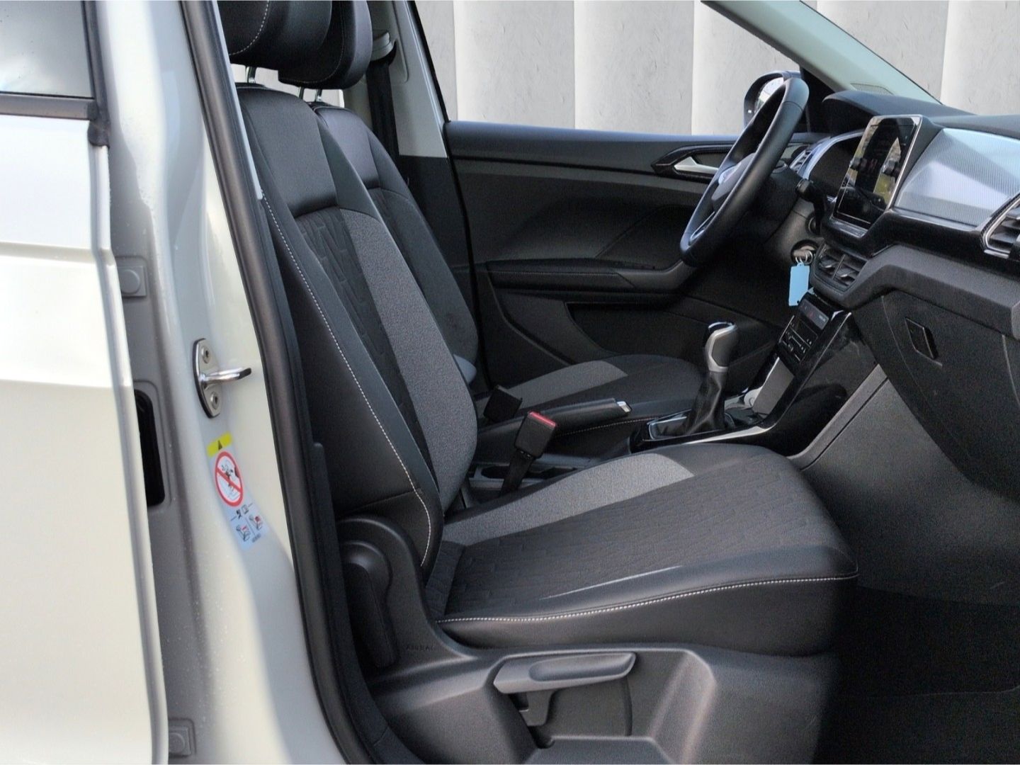 Volkswagen T-Cross GOAL 1.0TSI*LED ACC digCockp SHZ AppConn foto 8