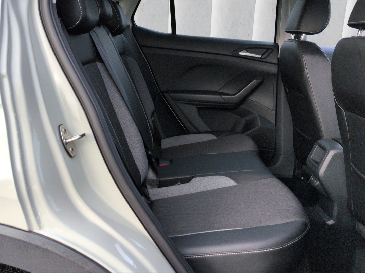 Volkswagen T-Cross GOAL 1.0TSI*LED ACC digCockp SHZ AppConn foto 9