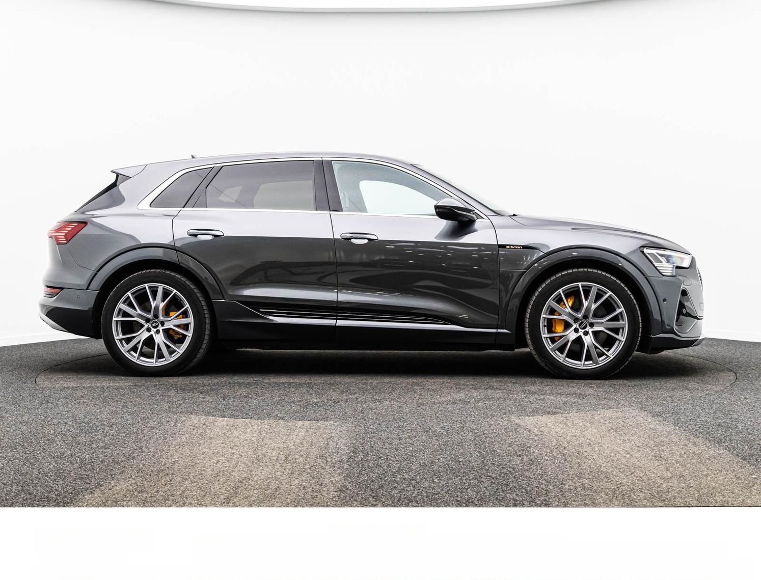 Audi E-TRON 55 S LINE/21Z./MATRIX/PANO/B&O/KAMERA/AHK foto 8