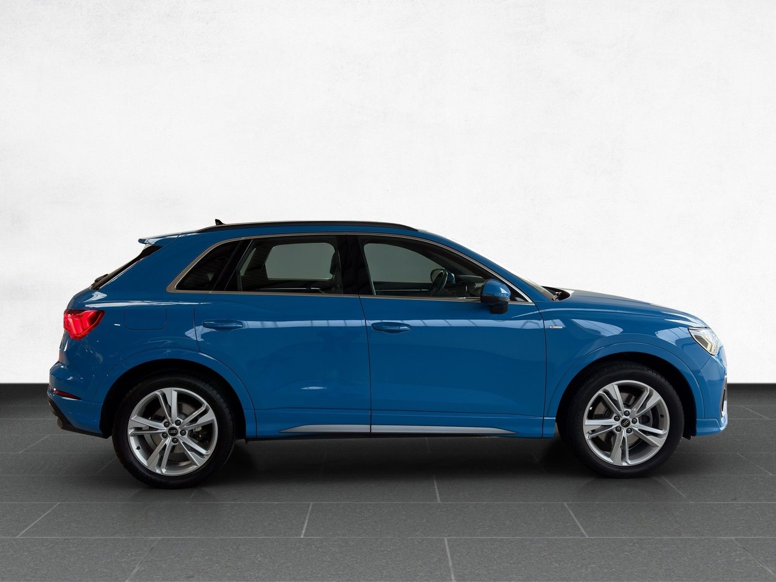 Audi Q3 S line 40 TFSI quattro S tronic /AHK/Pano/LED foto 6