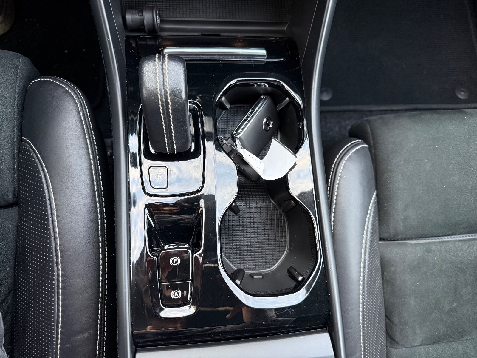 Volvo XC40 R Design AWD=Leder-Carplay-Kamera-AHK= foto 13