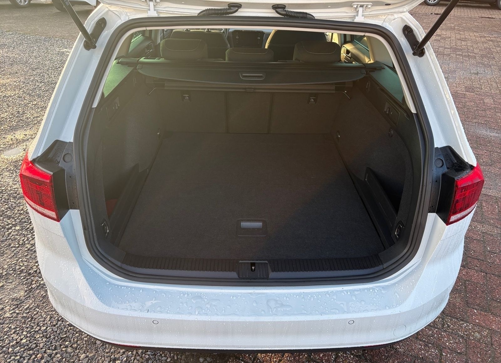 Volkswagen Passat Variant 2.0 TDI DSG BUSINESS +LED +RKAM + foto 16