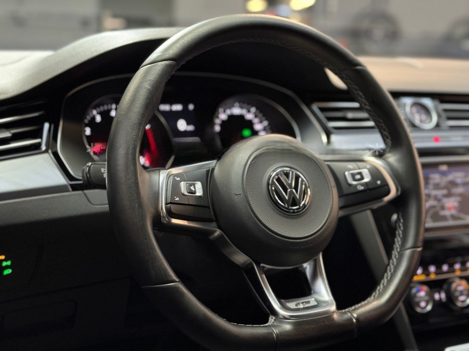 Volkswagen Passat Variant R-Line DSG/Navi/Standhzg/Shz/LED foto 17