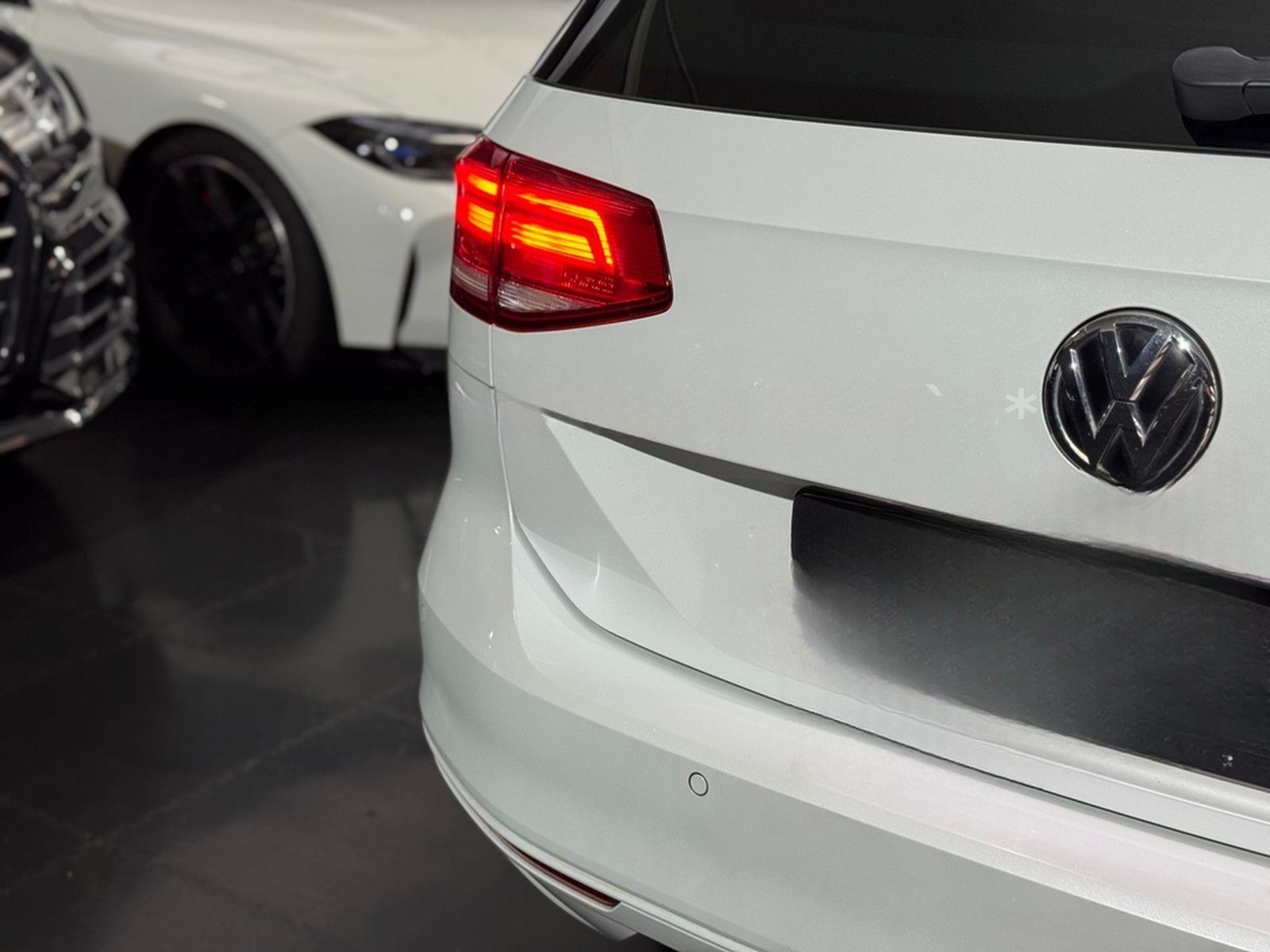 Volkswagen Passat Variant R-Line DSG/Navi/Standhzg/Shz/LED foto 28
