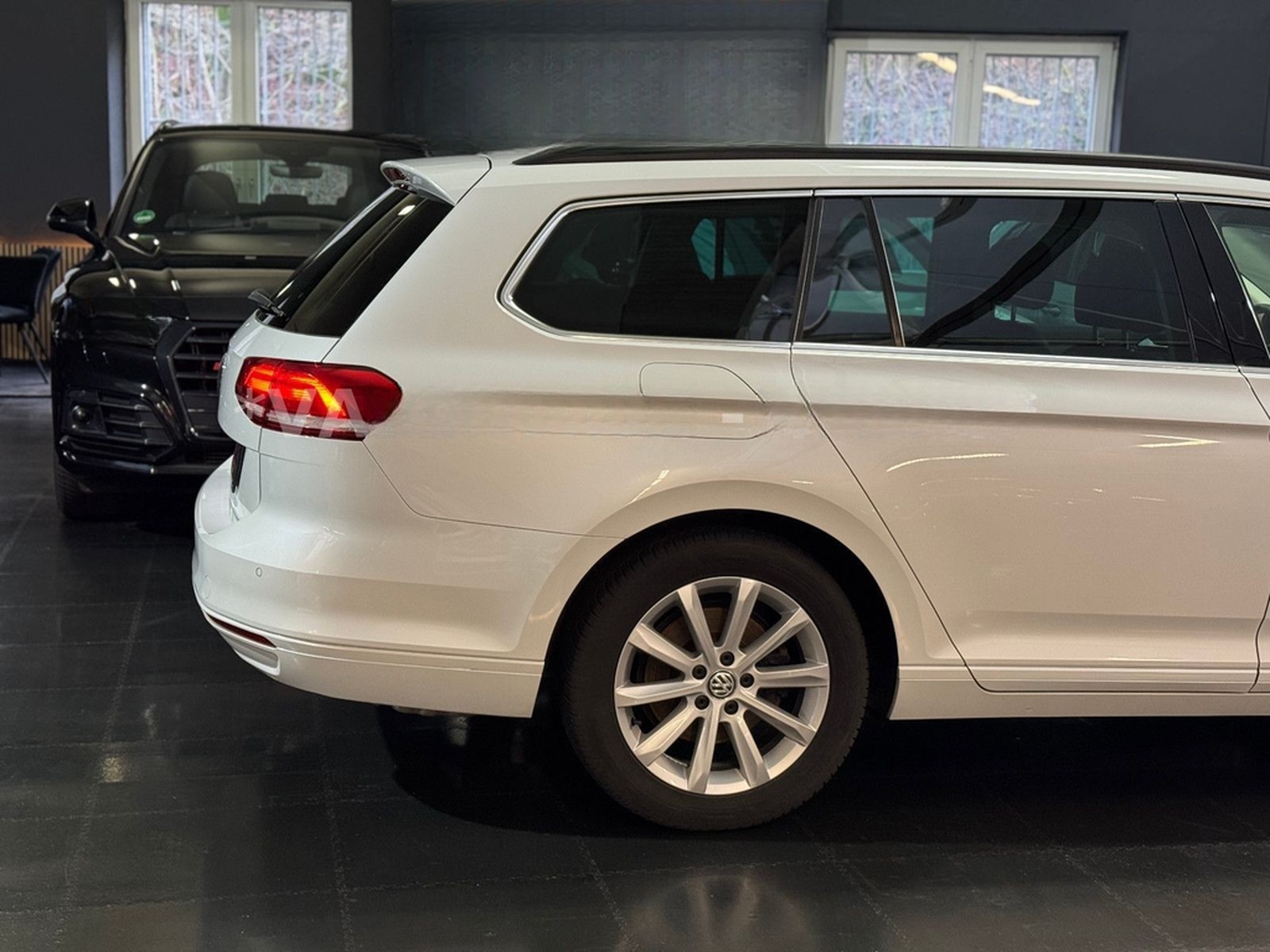 Volkswagen Passat Variant R-Line DSG/Navi/Standhzg/Shz/LED foto 30