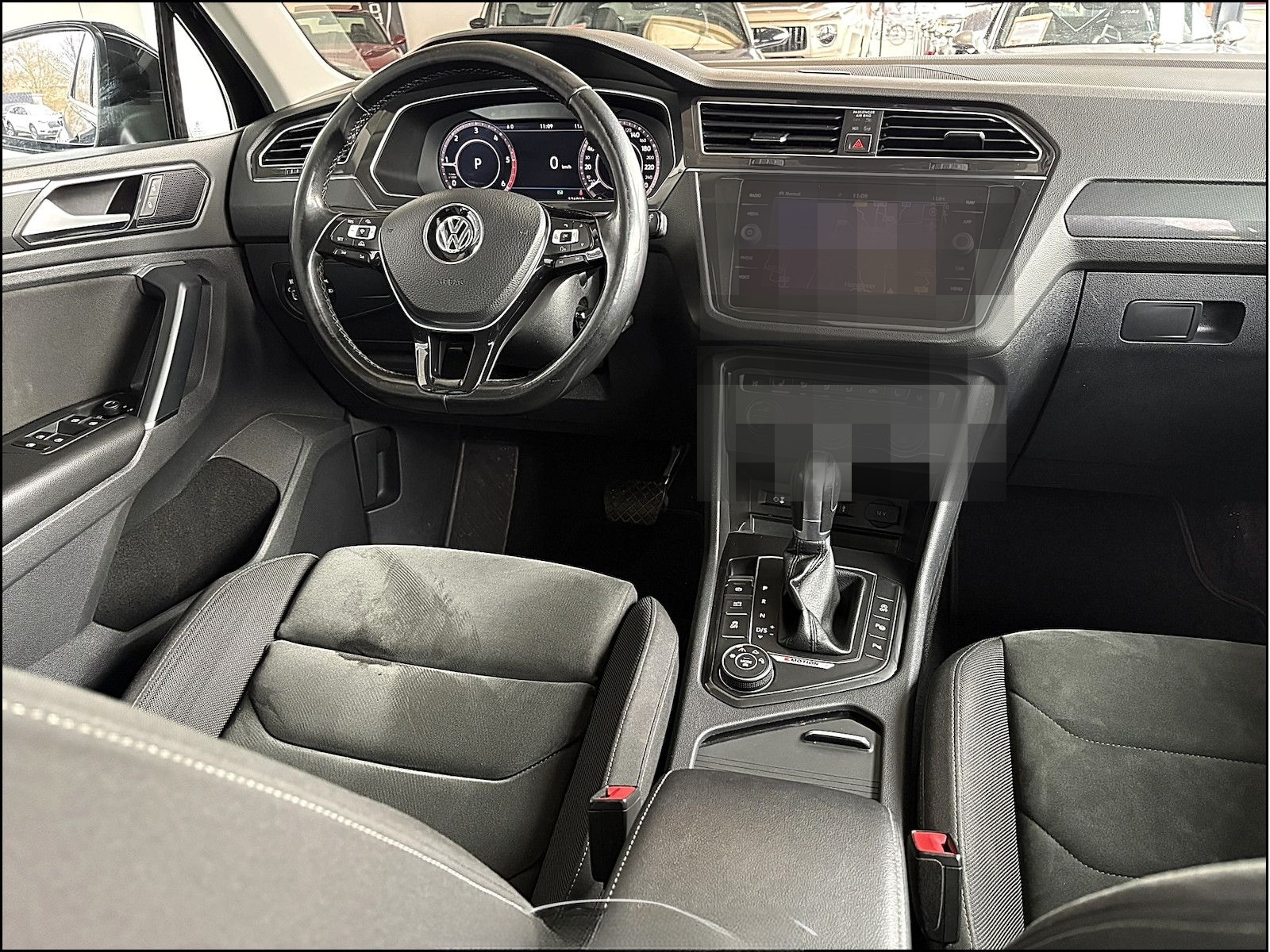 Volkswagen Tiguan 2.0 TDI DSG Highline 4M Pano ActiveInfo foto 12