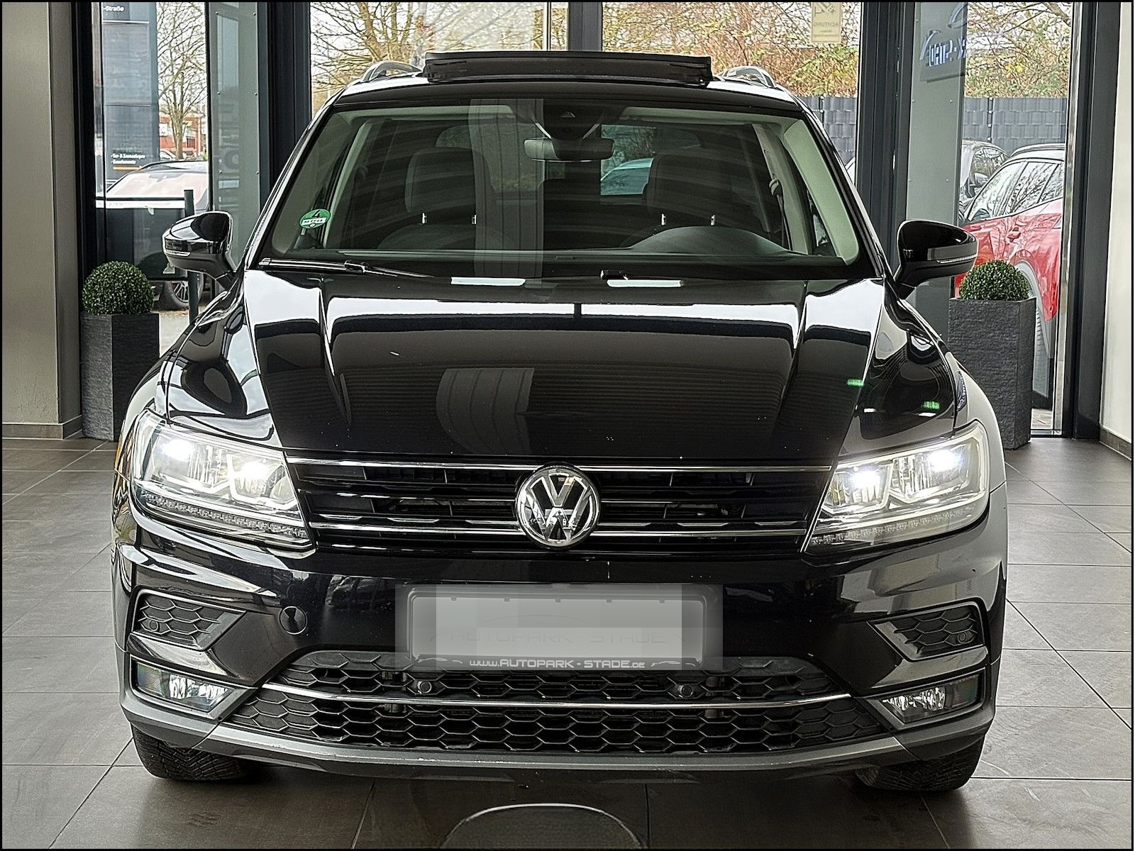 Volkswagen Tiguan 2.0 TDI DSG Highline 4M Pano ActiveInfo foto 4